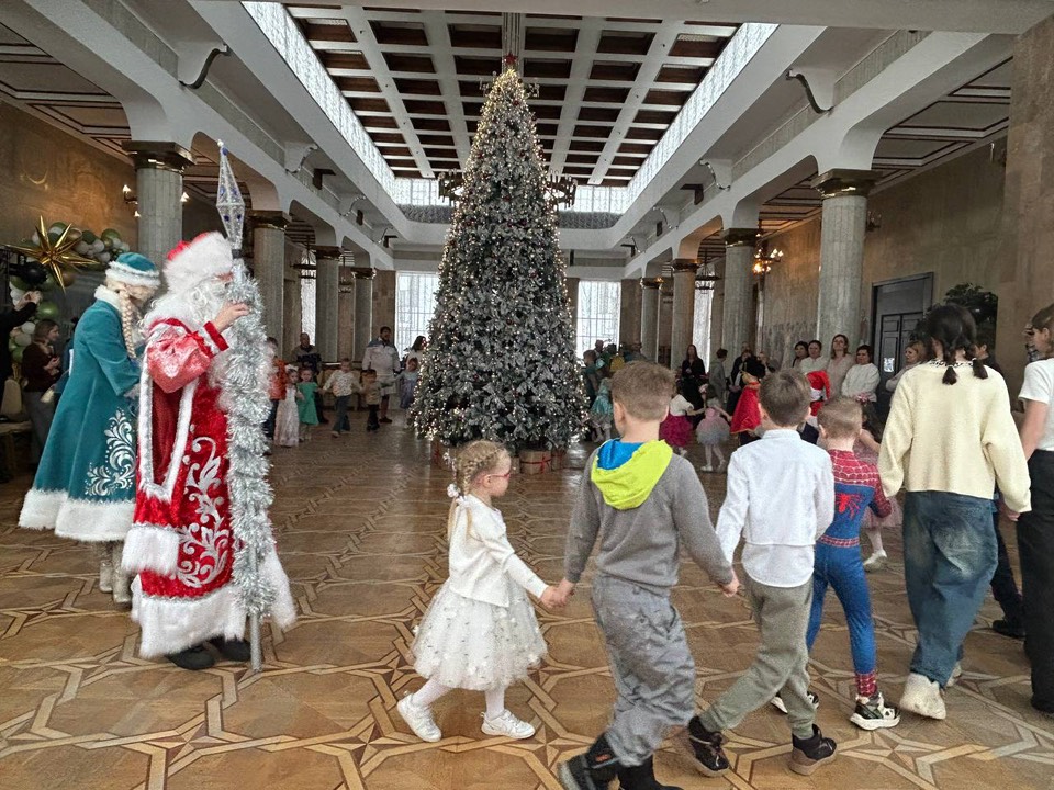 Новогодние каникулы 2026