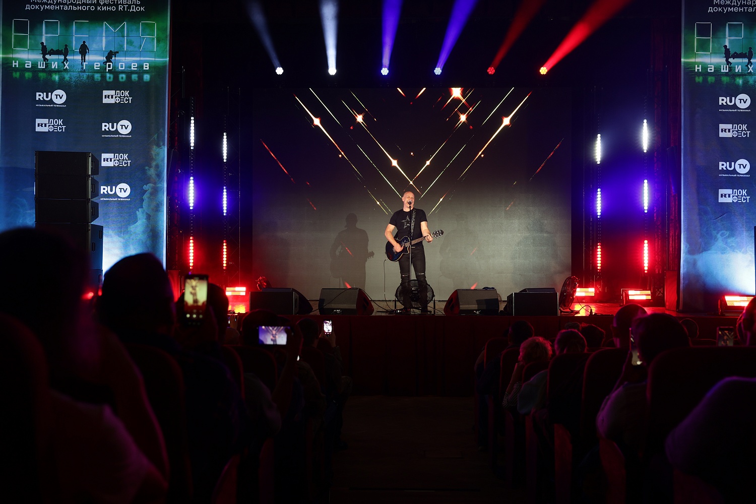 В филиале клинический санаторий «Звенигородский» ФГБУ «СКК «Подмосковье» МО РФ состоялся проект «Песни и кино - нашим героям»